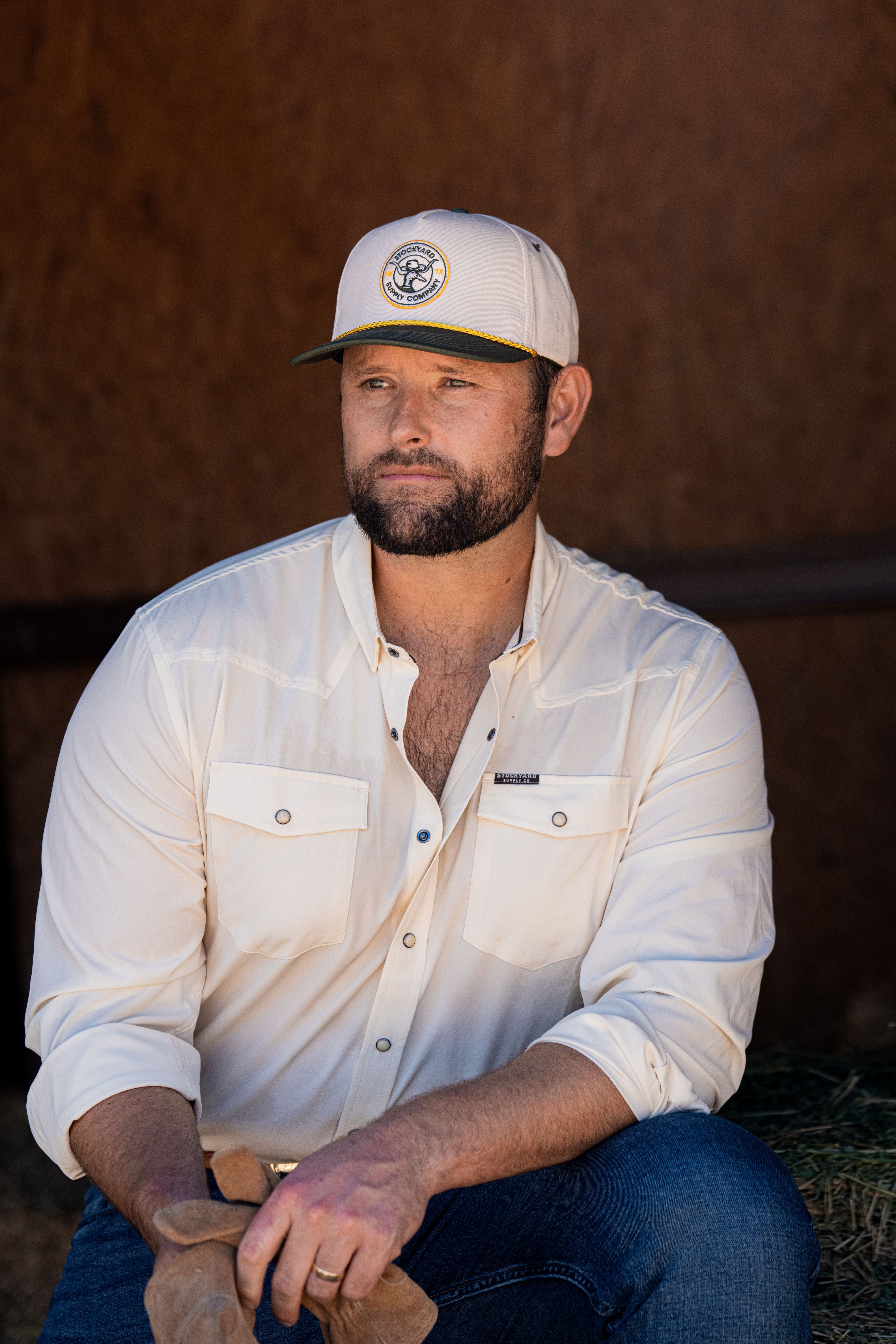 A single green leaf against a white background.